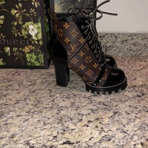 100% Auth Louis Vuitton STARTRAIL Monogram Boots